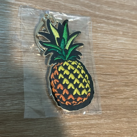Accessories - Pineapple patch keychain
